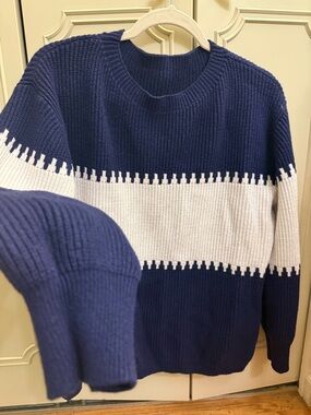 Men's Navy and White Crewneck Knit Sweater
